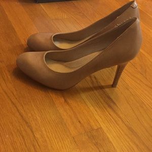 Land’s End size 8 heels
